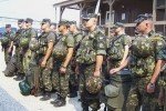 Специально командированные украинские военные прибывают на первую линию обороны на Донбассе 