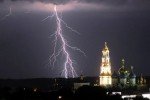 Українців попереджають про шквали та грози: де дощитиме найбільше