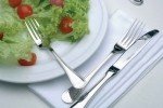 Как безопасно сходить в ресторан: карантинные советы от Минздрава