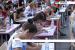 Українська мова в Одесі: всі охочі написали диктант просто неба