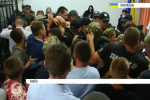 Прихильники Гуменюка та Крайняка зірвали судове засідання у справі заворушень під ВР