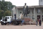 В Україні знесли останній пам'ятник Леніну