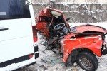 ДТП у Хмельницькому: автівка виїхала на зустрічну смугу і зіткнулася з маршруткою 