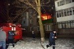 Вогнеборці врятували бабусю з палаючого будинку в Авдіївці – фото