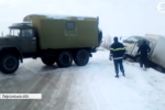 "Снігові пастки на Херсонщині: у заметах застрягли десятки авто