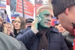 У Москві під час маршу пам'яті Нємцова напали на опозиціонера Касьянова