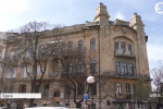 В Одесі мешканці будинку, який має статус пам'ятки архітектури, взялися самотужки відтворювати історичний фасад