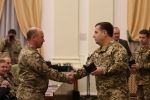 "Майбутні покоління рівнятимуться саме на добровольців": Полторак нагородив 30 військовослужбовців