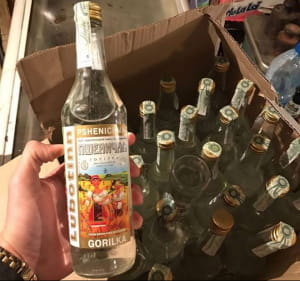 На Західній Україні поліцейські вилучили сурогатний алкоголь