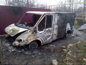 На Донеччині невідомі спалили авто місцевого активіста
