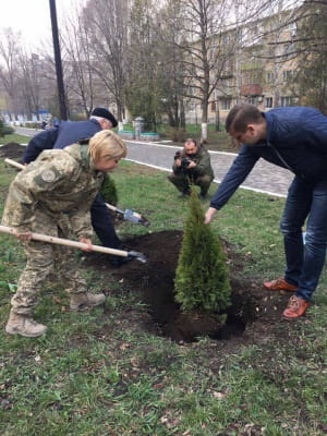 Геращенко відвідала мужніх захисниць цілісності держави у зоні АТО