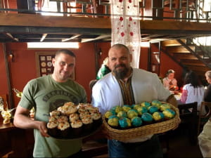 Василь Вірастюк напік пасок для воїнів АТО
