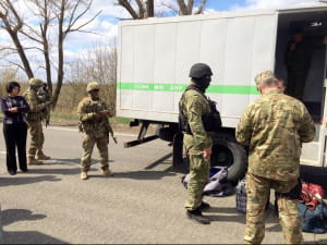 "ДНР" віддала Україні 14 ув'язнених 