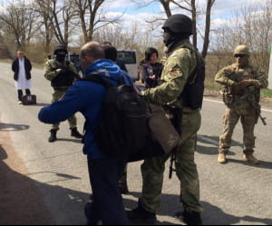 "ДНР" віддала Україні 14 ув'язнених 