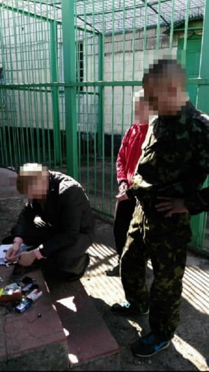 У Чернігові СБУ ліквідувала канал постачання наркотиків до СІЗО