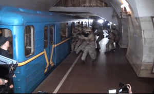 Навчання копів у метро