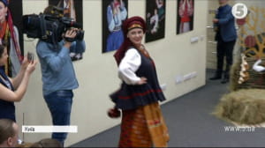 Витавка українських костюмів