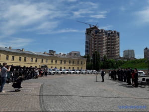 Нацполіція отримала 635 нових гібридних Mitsubishi Outlander