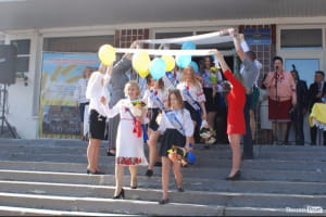 Останній дзвоник у Луцькій школі № 17