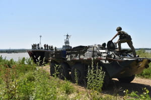 навчання десантників і військових моряків у Чорному морі