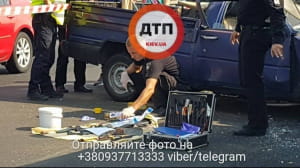 У столиці на мосту Патона водій ВАЗ зіткнувся із ЗІЛом 