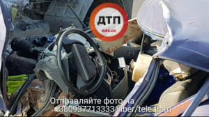 У столиці на мосту Патона водій ВАЗ зіткнувся із ЗІЛом 