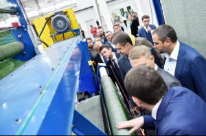 відкриття заводу з виробництва штучного покриття для футбольних полів 