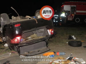 у столиці легковики відкинуло у кювет і зім'яло до задніх дверей