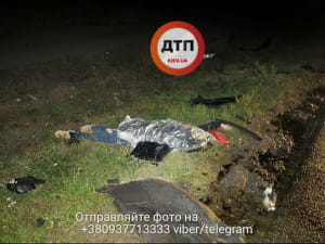 у столиці легковики відкинуло у кювет і зім'яло до задніх дверей