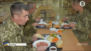Житомирських десантників перевели на нову систему харчування