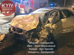 У Києві зіткнулися Mercedes та Audi