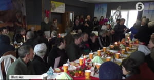 Різдвяна їжа для безпритульних