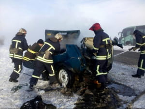 Неподалік Бердянська автобус зіткнувся з "Нивою"