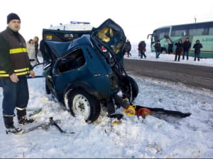 Неподалік Бердянська автобус зіткнувся з "Нивою"