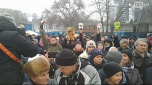 На Хрещення УПЦ МП в Запоріжжі принесли дитячі іграшки
