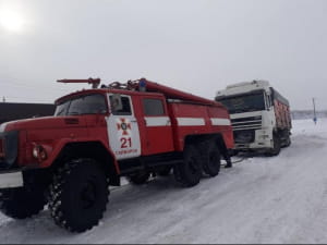 Рятувальники долають наслідки негоди