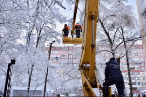 Рятувальники долають наслідки негоди