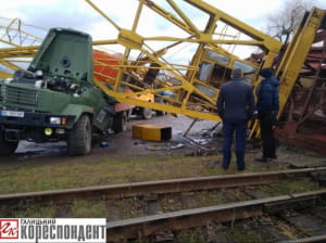 На Фанківщині кран розчавив вантажівку