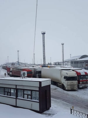 Черга з вантажівок біля кордону РФ