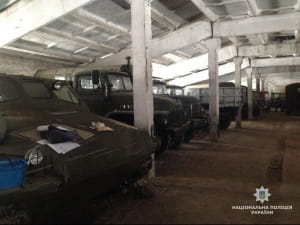 На Житомирщині знайшли 200 одиниць спецтехніки, БТР і БМП