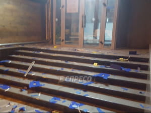 З гранатомета обстріляли будівлю "Київміськбуду"