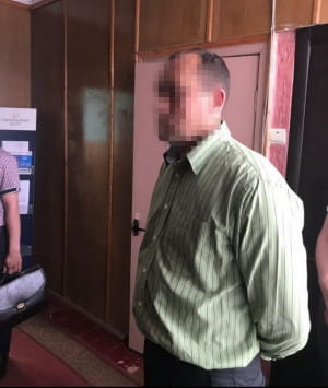 СБУ затримала посадовця Держвиконслужби на хабарі у 200 тис. грн