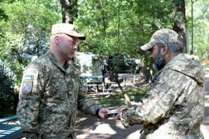 Сергій Наєв нагородив армійців за взяття під контроль Золотого-4
