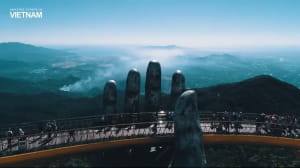 Міст на руках у В'єтнамі