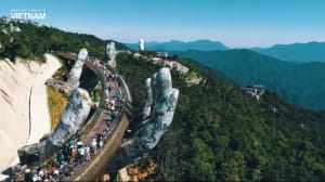 Міст на руках у В'єтнамі