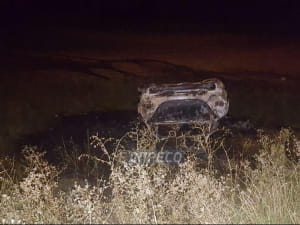 У Києві Mercedes злетів з дороги та перекинувся