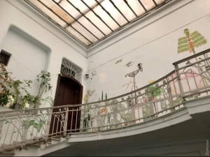 Малюнки у під'їзді в Одесі