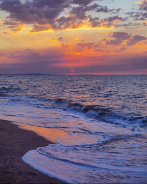 Кадри з морського узбережжя