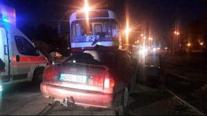 У Харкові Audi "пішла в лобову з трамваєм"