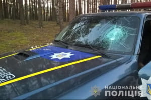 На Рівненщині 200 копачів бурштину напали на поліцейських